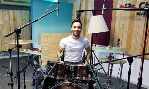 NIHAT ÖZYÜREKLILER